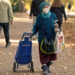 Anziani in difficoltà per il limite di reddito dell'assegno sociale 2026