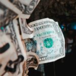 Dollari antichi in esposizione, simbolo di valore collezionistico e opportunità di investimento.