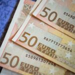 Banconote da 50 euro con evidenziato il segno speciale che potrebbe aumentare il loro valore.